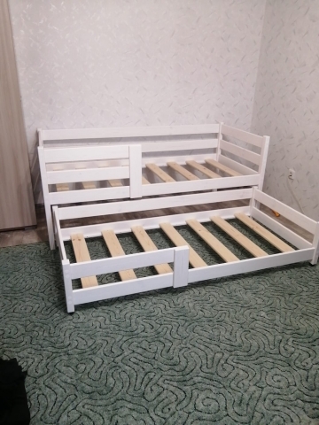 кровать с выкатным спальным местом из массива